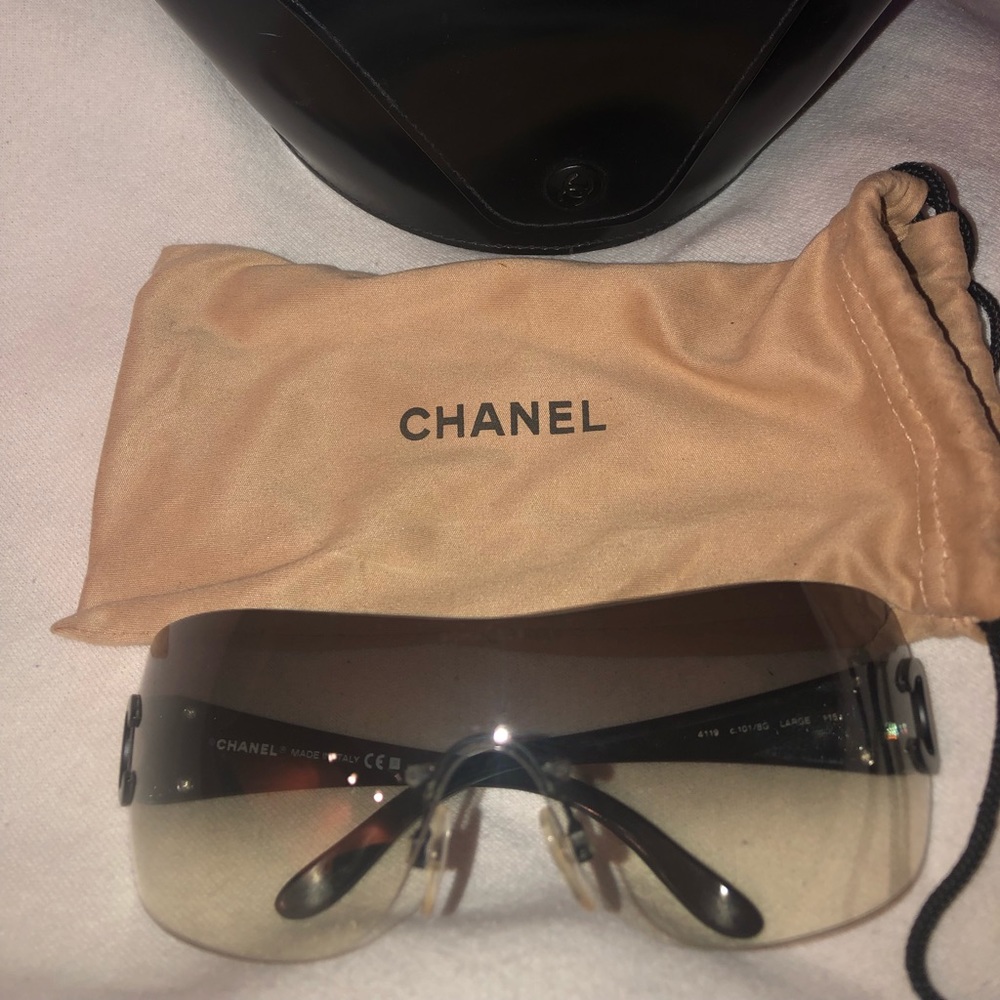 Authentic Women’s Frameless Chanel Sunglasses